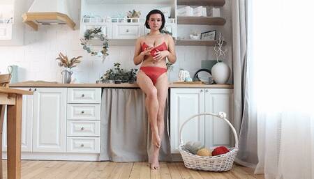 Mature Mary nude on kitchen