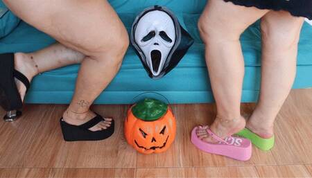 Juliette_RJ and Dolce Amaran Dangling their wedge flip flops for Halloween - FEET FETISH - DAGLING - BBW - FLIP FLOPS - LONG TOES - GODDESS
