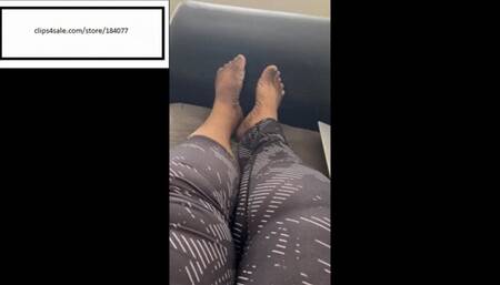 Mscumlicious84 takes you along w her feet