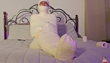 Calisas Bondage Diaries: Ghostly Mummification