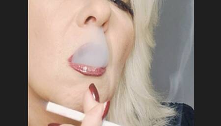 Elegant sophisticated EVE 120s Close up smoke with many creamy smoke for you