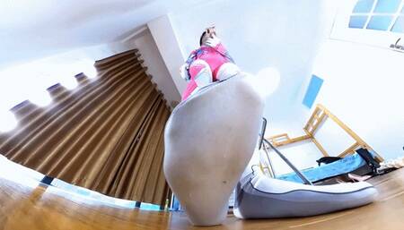 LELE Female Warrior vs Dwarves 360VR