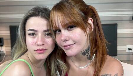 EXTREME DEEP KISS REDHEAD VS BLONDE - TOP GIRL SOPHIA AND LOREN - NEW MR OCT 2023 - CLIP 1