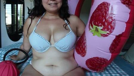 Inflatable Girl [MOV]