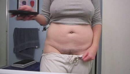 PIERCED BELLY FOCUS