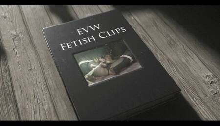 Vampire Converts Superheroine Robin