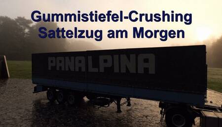 Rubber boot crushing: Tractor-trailer in the morning - Gummistiefel-Crushing: Sattelzug am Morgen