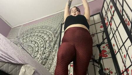 Unaware BBW Giantess stretching