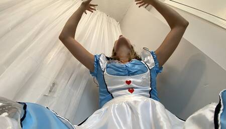 Giantess Alice in Wonderland