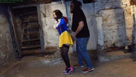 Snow White vs the Hunter (WMV HD 8000kbps)