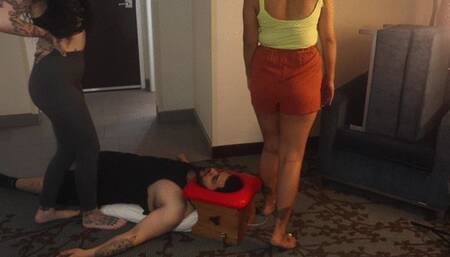 Duo domme ass worship