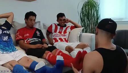 LAMIENDO PATAS VENEZOLANAS