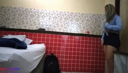 Mistress Leandra sexy ballbusting