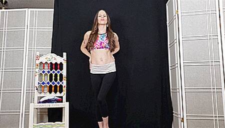 Showing Off My Sexy Yoga Pants (4K - UHD 2160p MP4)