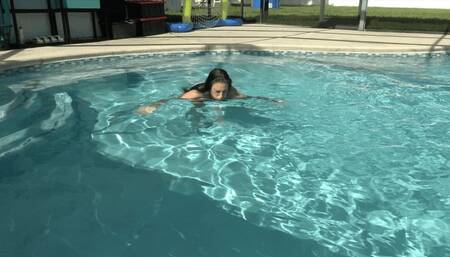 Wet Long Hair Swimming Pool Tricks With Melanie Hicks (SD 720p WMV)