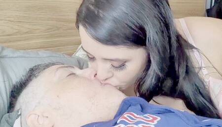 KISSES WITH HANDJOBS WITH A VERY HOT COUPLE - BY THAY FLORES AND ISABELITA - CLIP 2 IN FULL HD