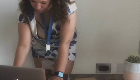 Effie Teaches a Class Naked