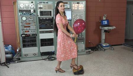 Ama Rio Tests the Antique Foot Pump (MP4 - 720p)