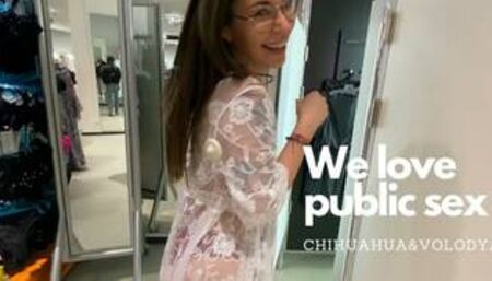 ChihuahuaSU shopping ends up fucking in the gallery's toilet