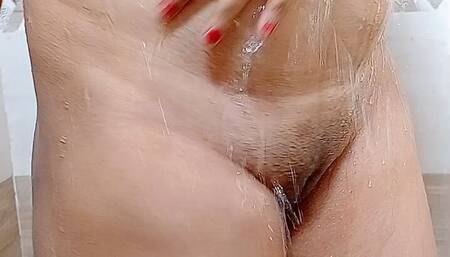 Tamil Wife Meera Bathing