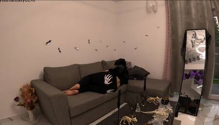 Spooky farts in leggings