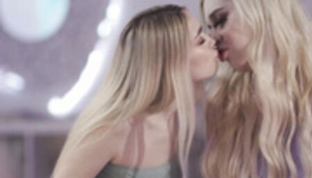 Tattooed transexual fucks friends pussy