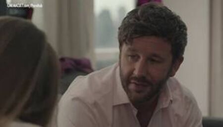 Nudes of Girls Season 2 - Lena Dunham, Shiri Appleby, Jemima Kirke