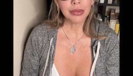 Elle Lyon Gives Her Boss A Smoking Blowjob