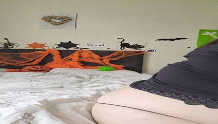 SSBBW SHAKES FAT ASS IN G STRING