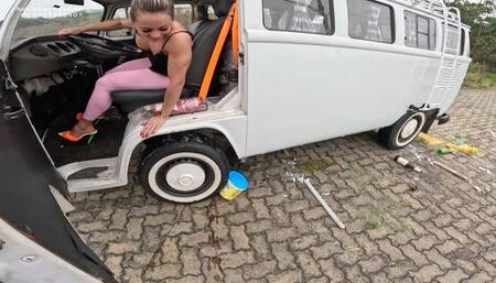 Car Crush Van VW 02