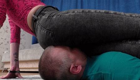 Platinum blonde is sitting right on the guy`s face, vf2708x 1080p