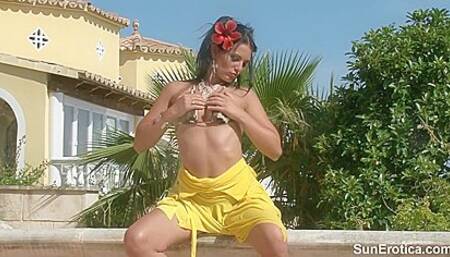 Mili Jay - Balcony Pool