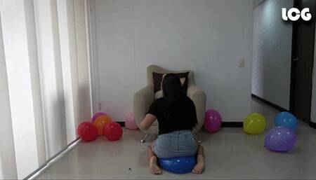 Penelope Explode Balloons