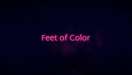 Phoenix roommate worships her feet (close view)