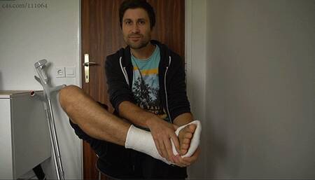 Cast Complaining Broken Toe 720p WMV