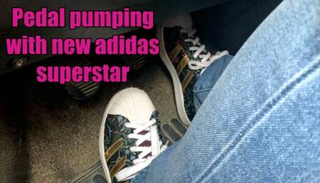 Pedal pumping my new adidas superstar