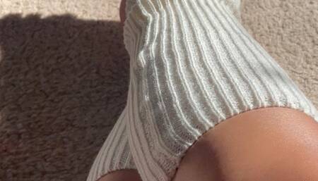 Sexy Feet In Leg Warmers