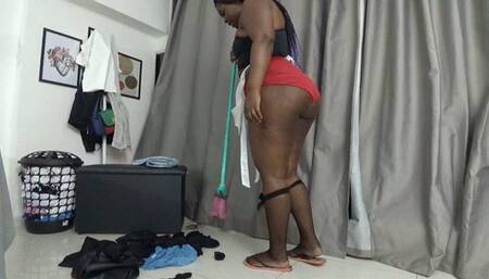 BIG EBONY MAID CLEANING AND FARTING BY RUBI WINFER CAM BY DANI FULL HD