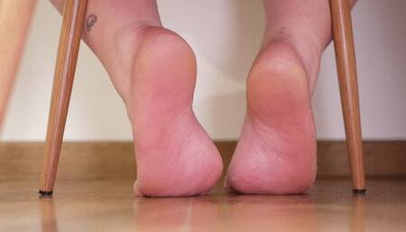 #2 Worship the bbw's dry soles - (no talking)