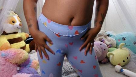 messing my leggings for the first time! three orgasms