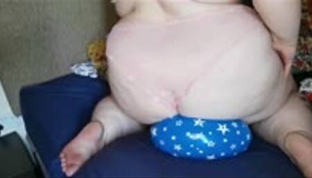 Red head BBW tries balloon sitting