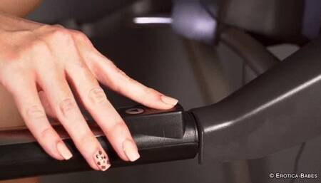 KylieK nude pregnant treadmill