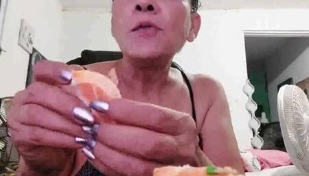 Avi Giantess unaware Vore Eating tiny shrunken people stuck in a juicy orange