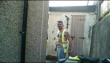 Carl Working in His Filthy Hi Vis Workwear Give Us a Nice Cum Shot in the Shower
