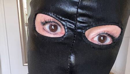 Gasmask and Hooded Mistress Session with Kellieblue_uk. U37722496