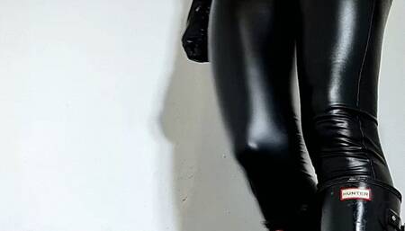 Lick my Hunter Wellies, worm