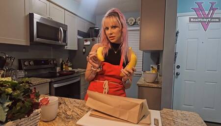 Lunch for small banana boy- 4k