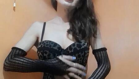 Queen Jewel - Hot Asia Milf Trans Get Horny I