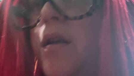 BBW Uses Public Toilet in Restaurant!