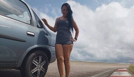 Shescamore ultra sexy barefoot fantasy cranking battle with the chevy Corsa